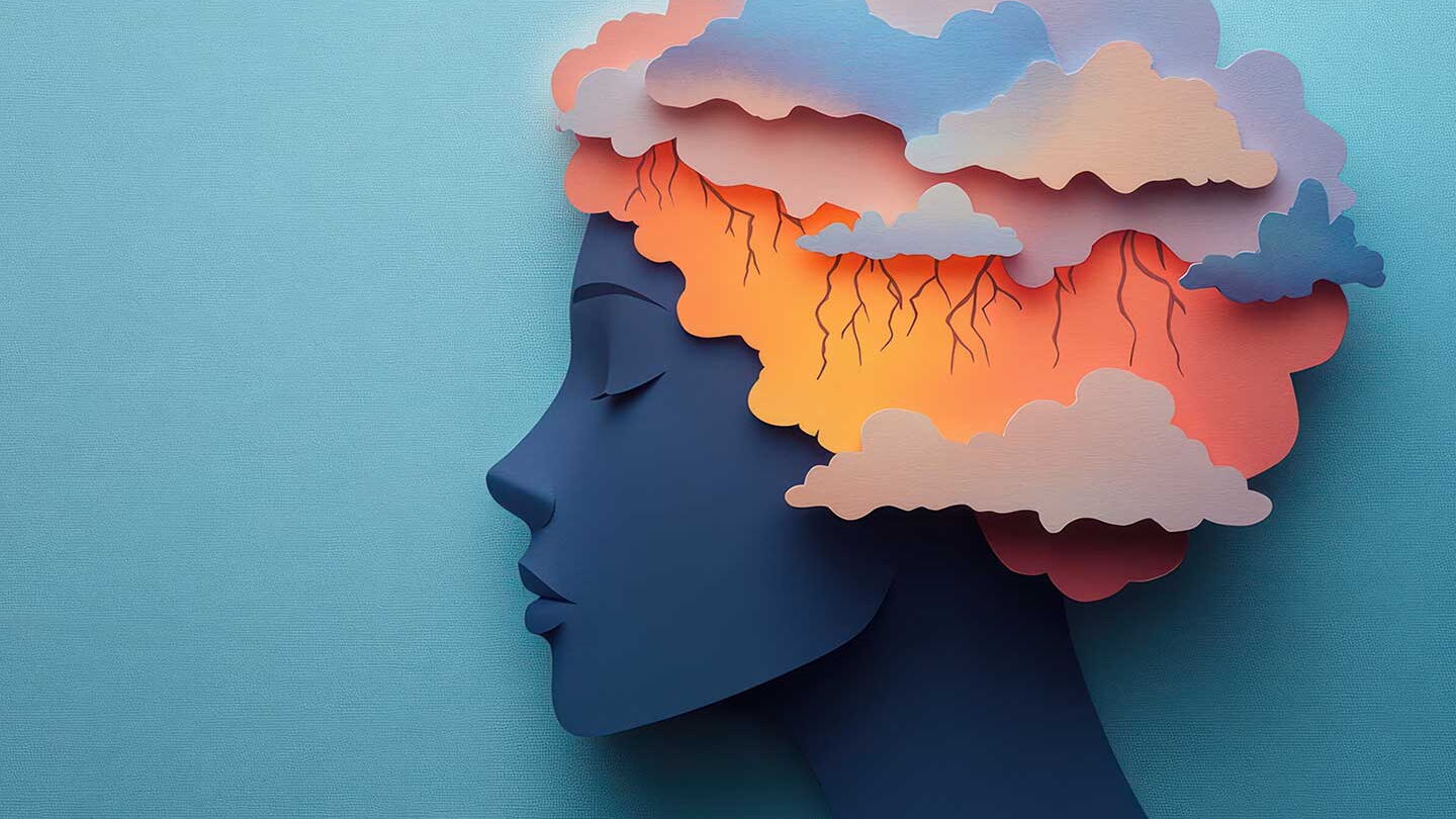 Illustration eines Frauenkopfes mit geschlossennen Augen. Der Kopf ist umgeben von Wolken, aus denen Blitze hervorschießen.